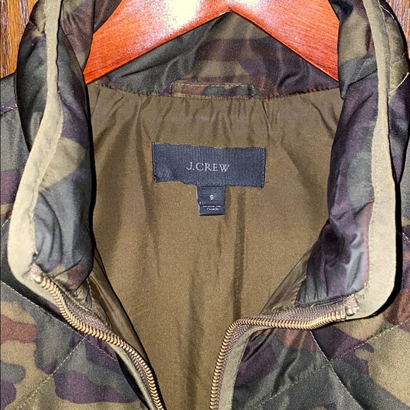 Women’s J. Crew Camo Vest - Picture 3 of 3